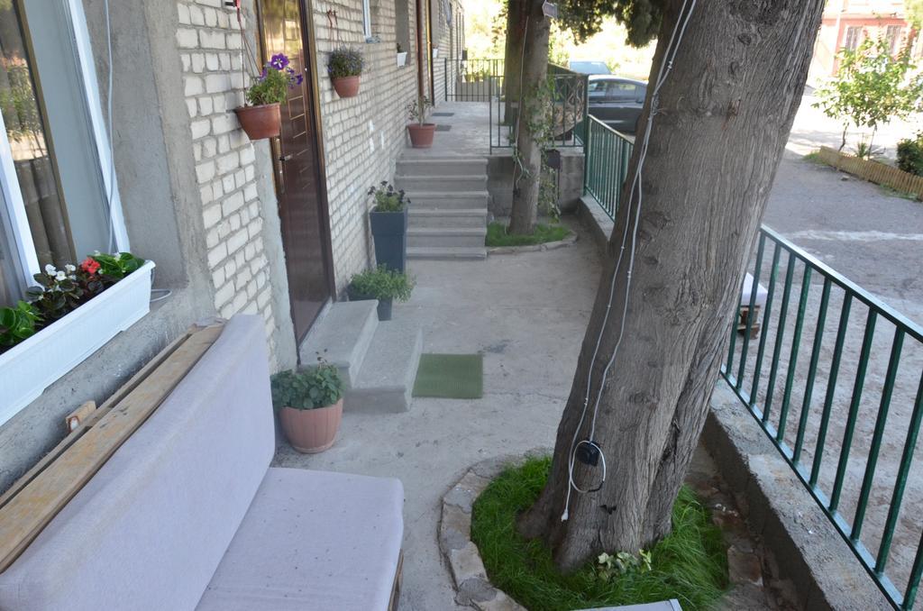 Nano Guest House Tbilisi ภายนอก รูปภาพ